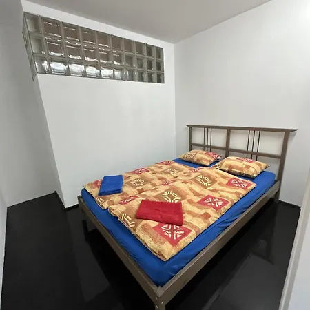 Spacious Karlin Lofty شقة *